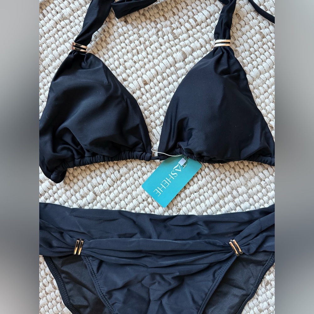 Black Bikini - Picture 3 of 5